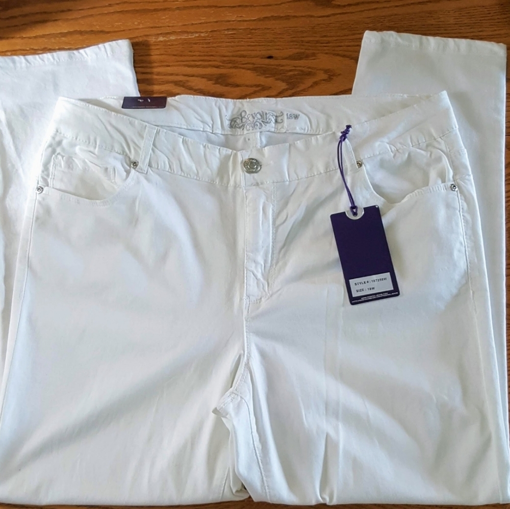 NWT Revolt White Jeans 18W Stretch Comfort Lift